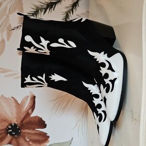 Coconuts by Matisse Canyon Black/White Western Boots, 6.5, Festival, Southwest